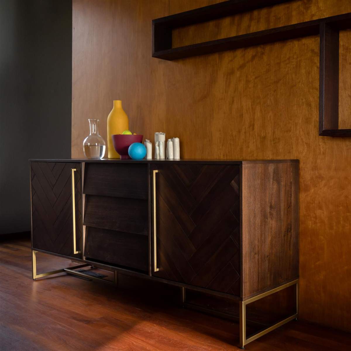 Dutch Bone Sideboard Class