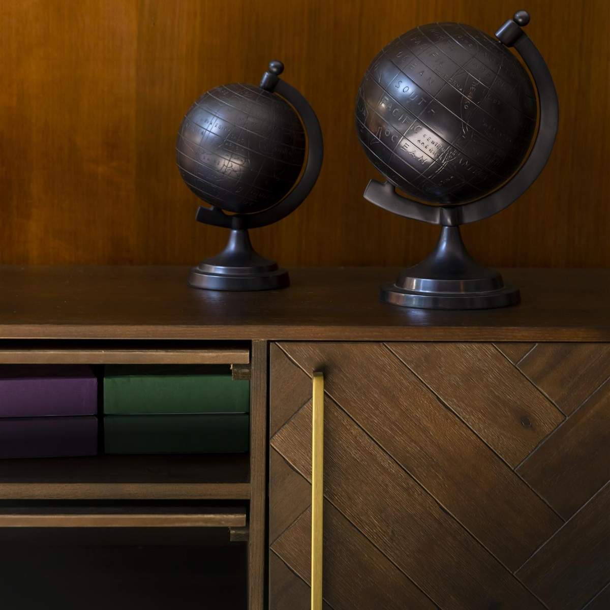 Dutch Bone Sideboard Class