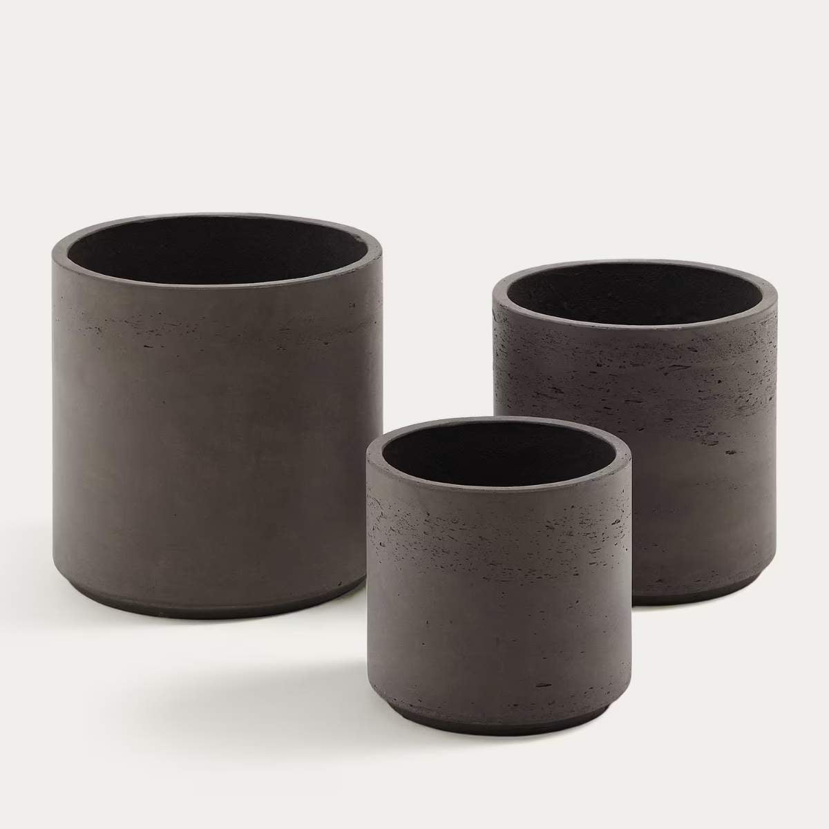 Kave Home Sintina set of 3 grey cement and fiberglass plant pots Ø 23 cm / Ø 27.5 cm / 32 cm