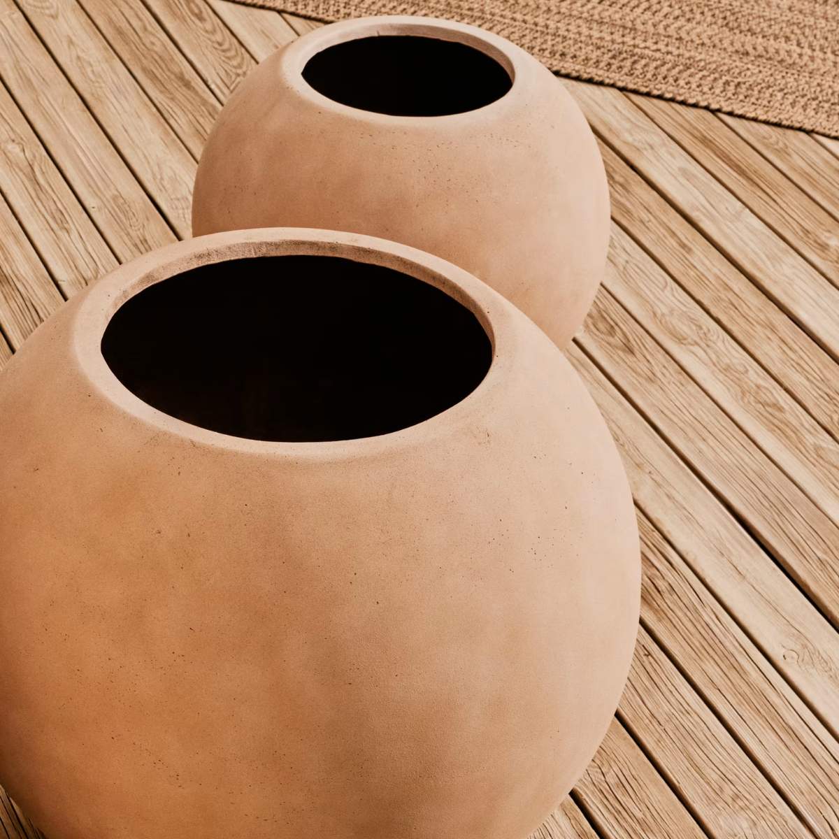 Kave Home Solna terracotta-effect planter Ø66cm