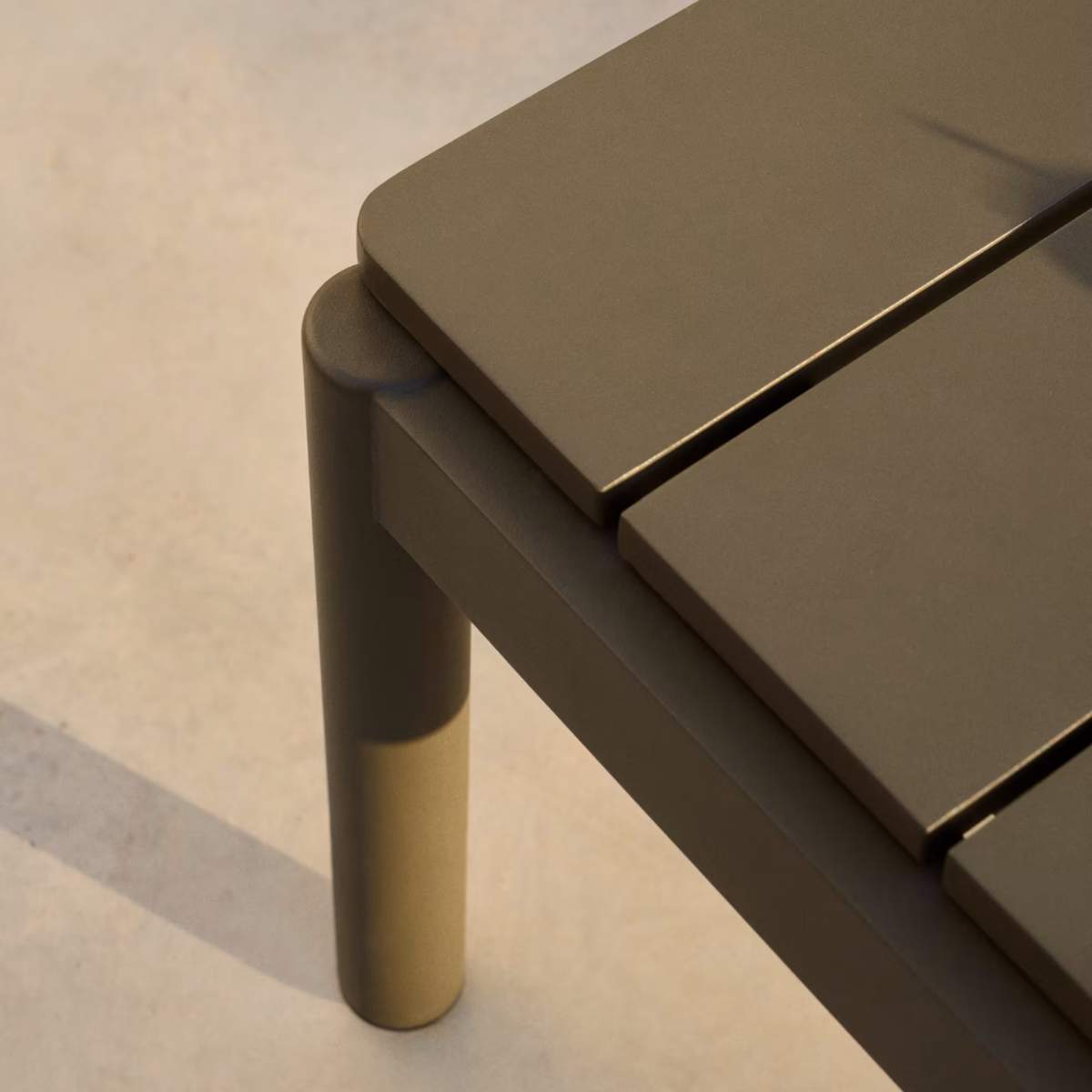 Kave Home Sorells coffee table in green aluminum 63 x 144,6 cm