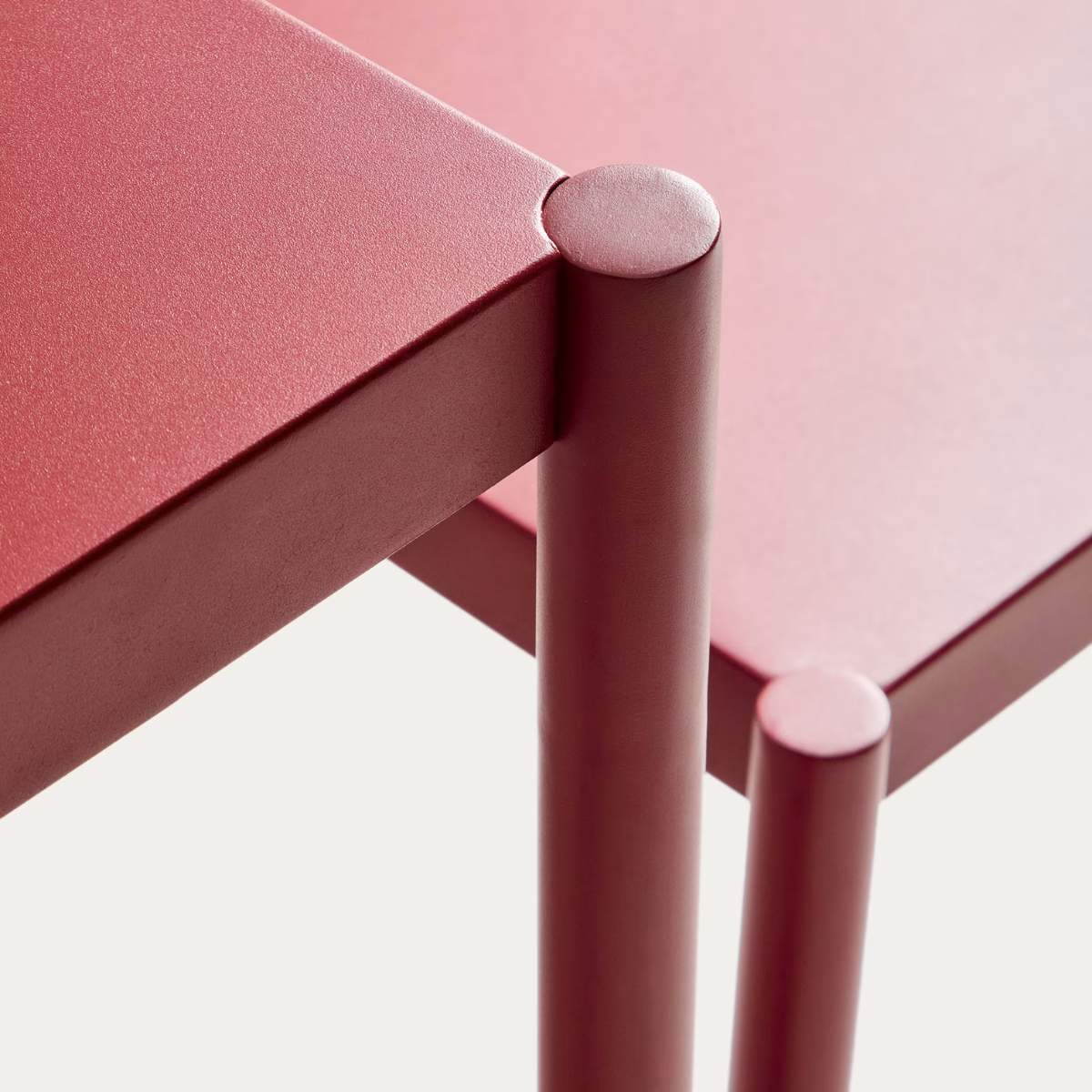 Kave Home Sotil Set of 2 Benches and Galvanized Steel Table with Garnet Finish 183 x 83 cm