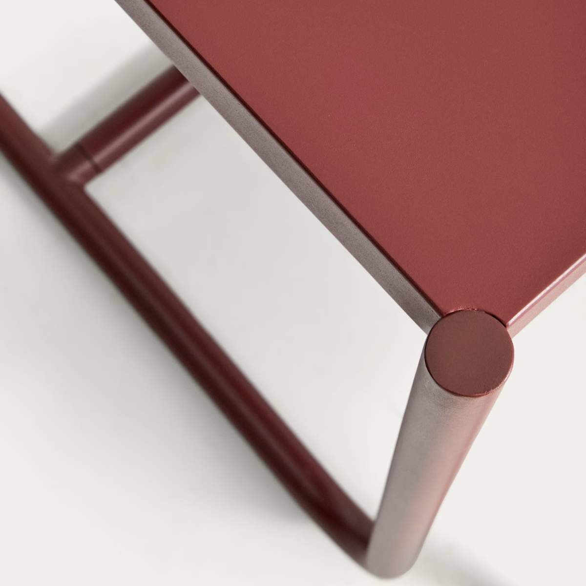 Kave Home Sotil Set of 2 Benches and Galvanized Steel Table with Garnet Finish 183 x 83 cm
