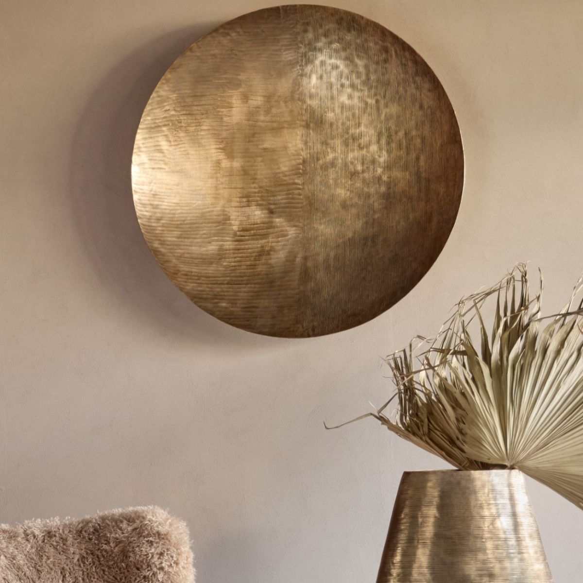 Libra Interiors Southwold Round Wall Deco Antique Brass