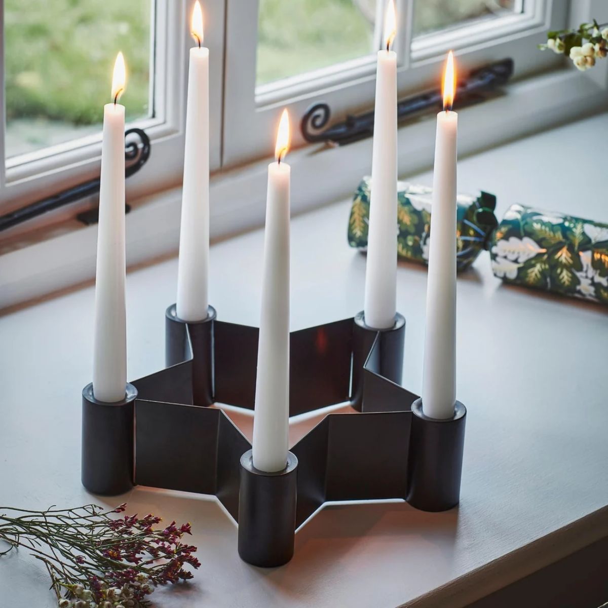 Ivyline Star Shaped Centrepiece Dinner Candle Holder in Black H7Cm W25Cm