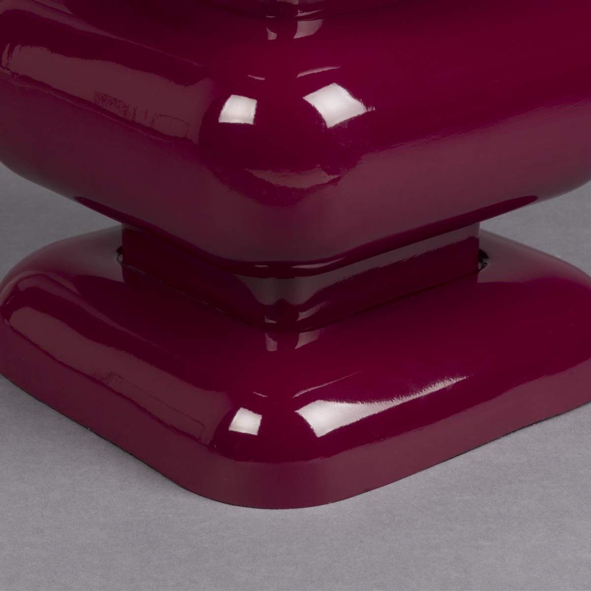 Dutch Bone Stool Stubby
