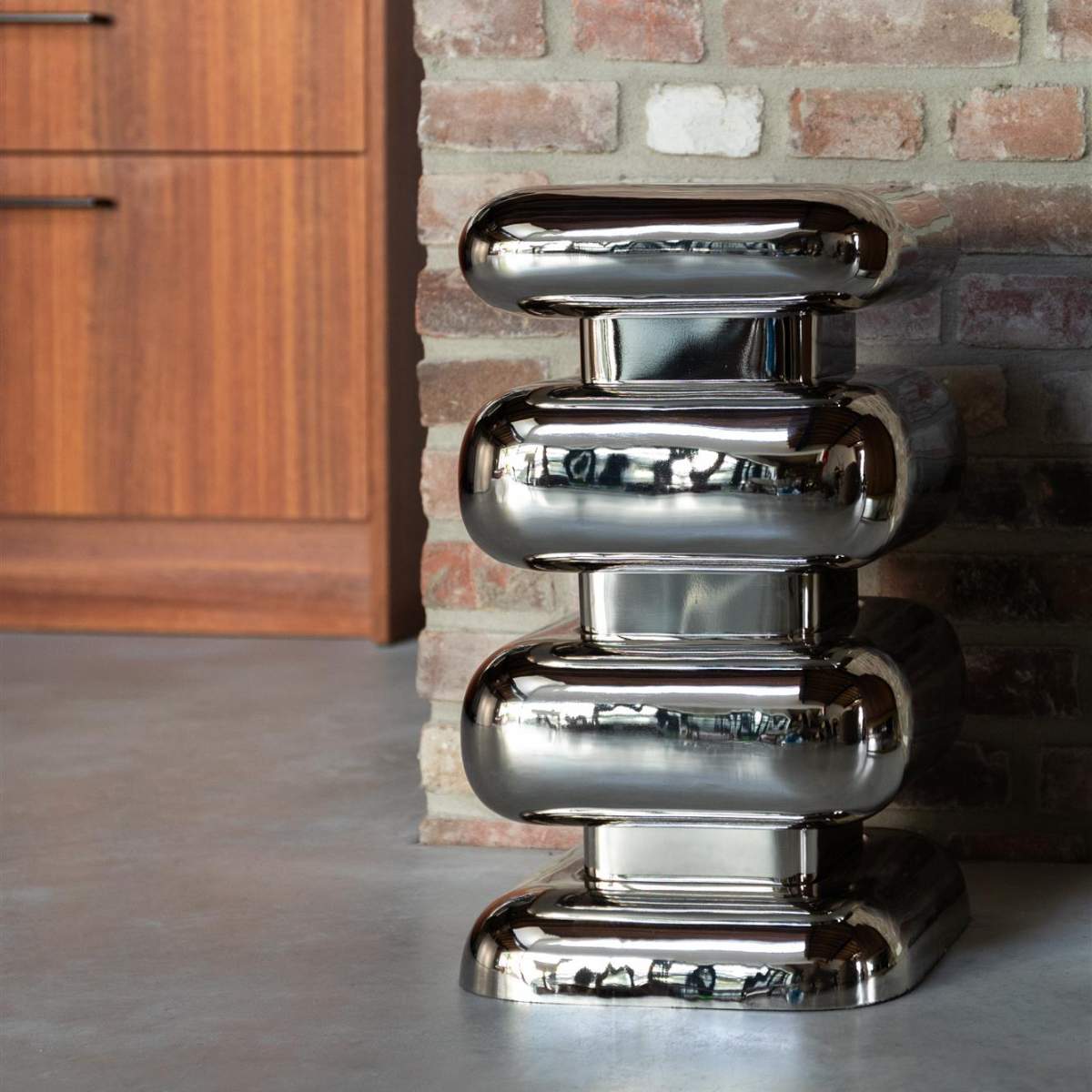Dutch Bone Stool Stubby