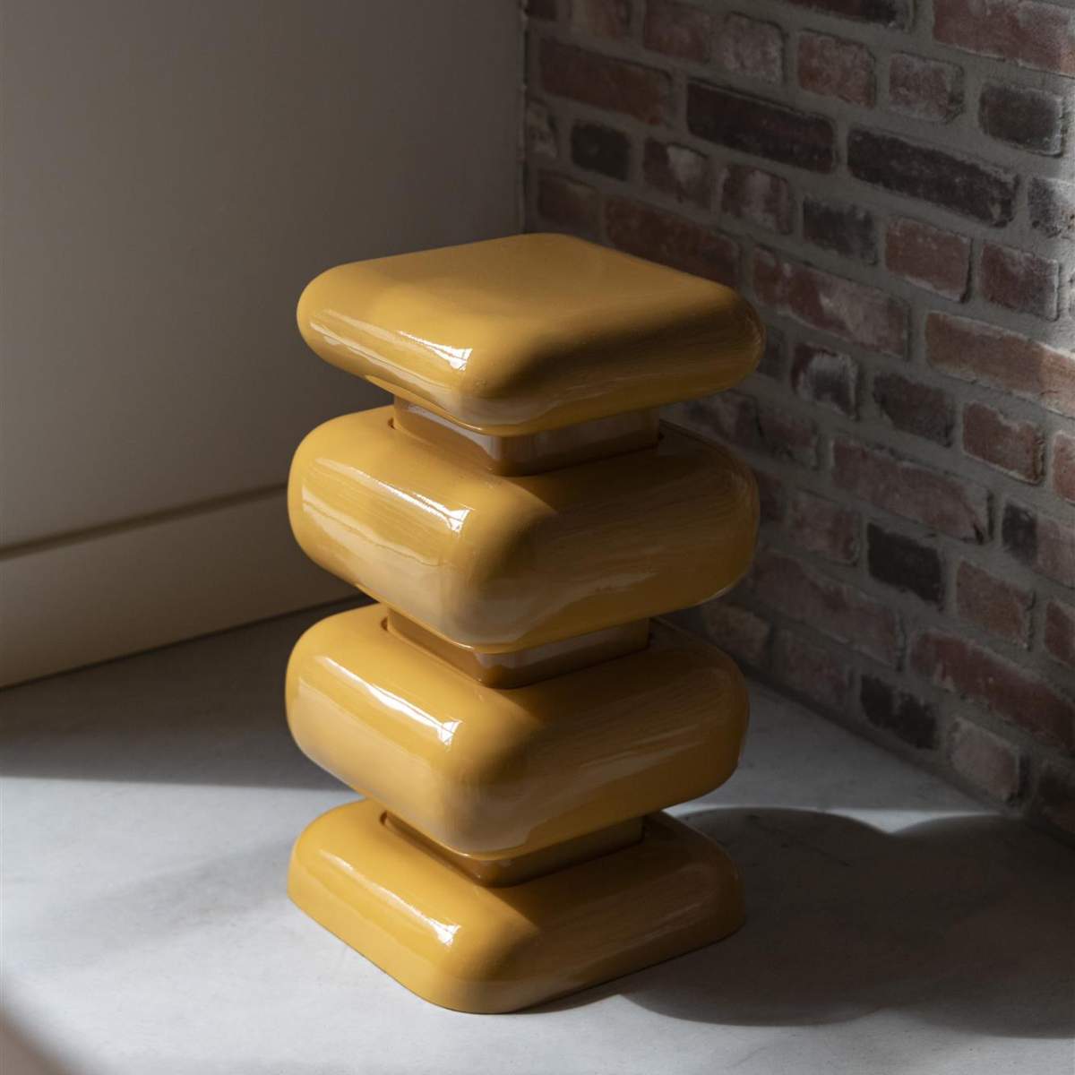 Dutch Bone Stool Stubby
