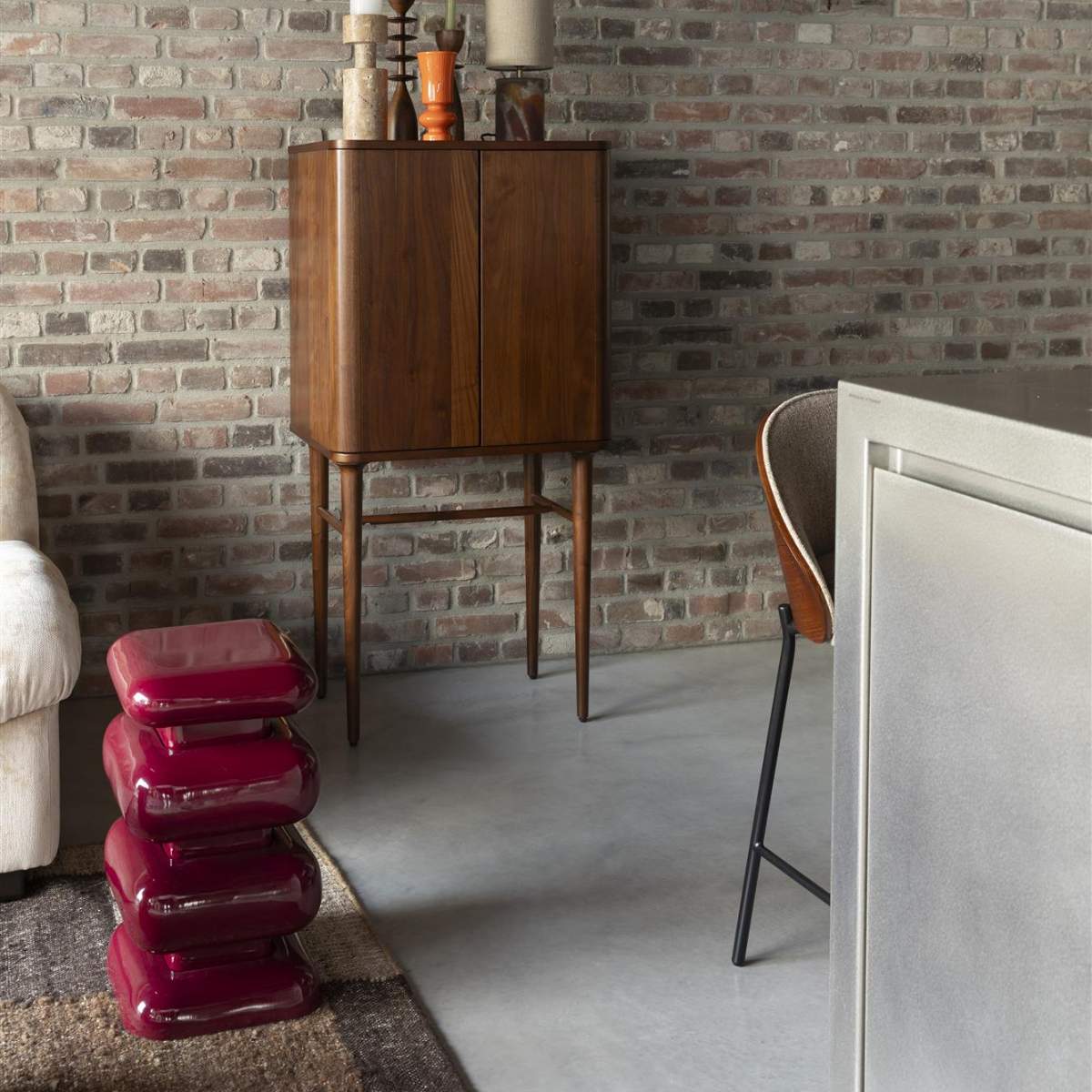 Dutch Bone Stool Stubby