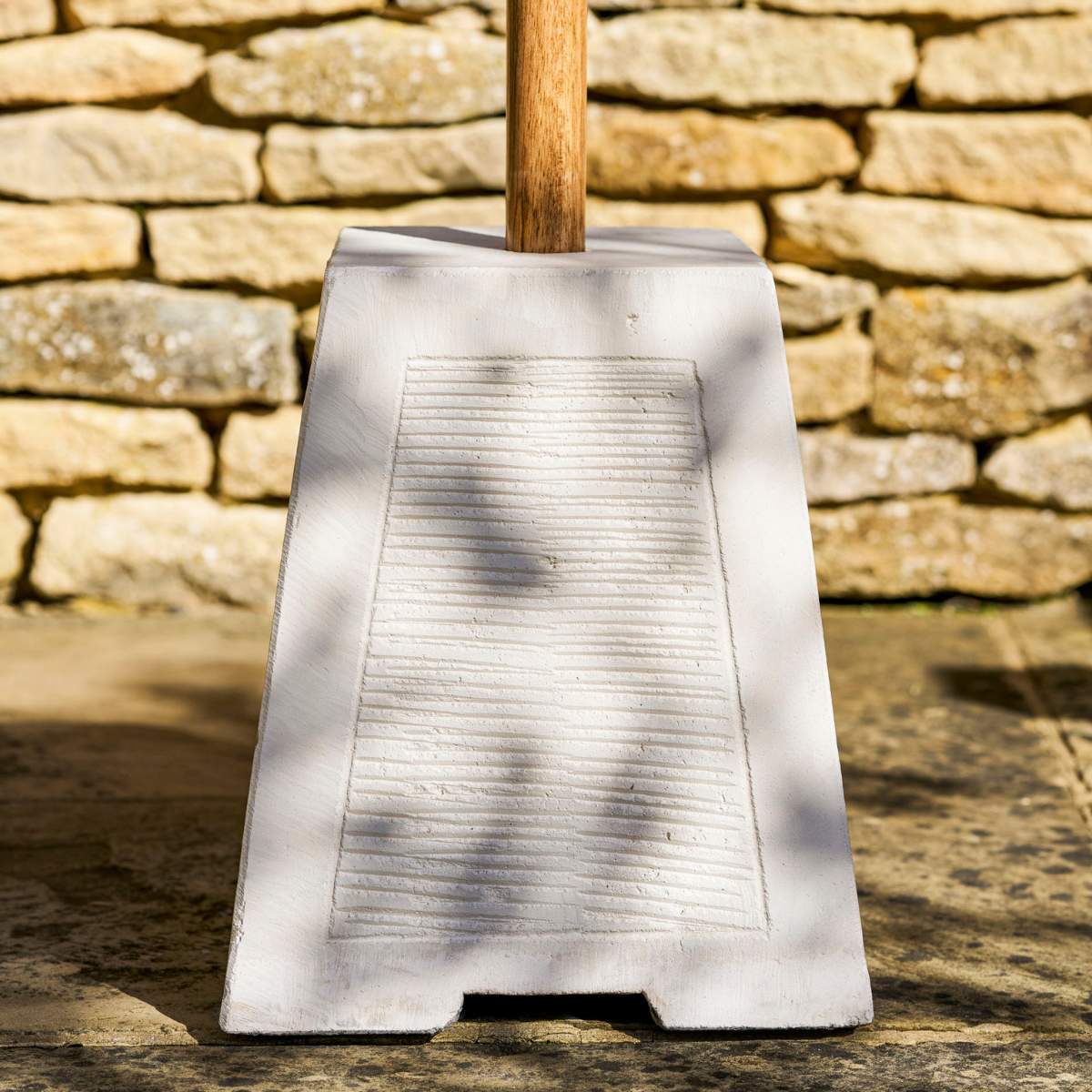 Garden Trading Summerleaze Parasol Base Stone White