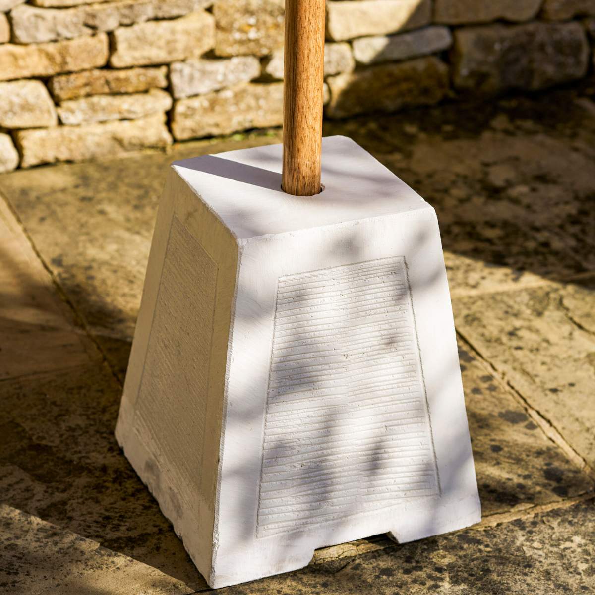 Garden Trading Summerleaze Parasol Base Stone White