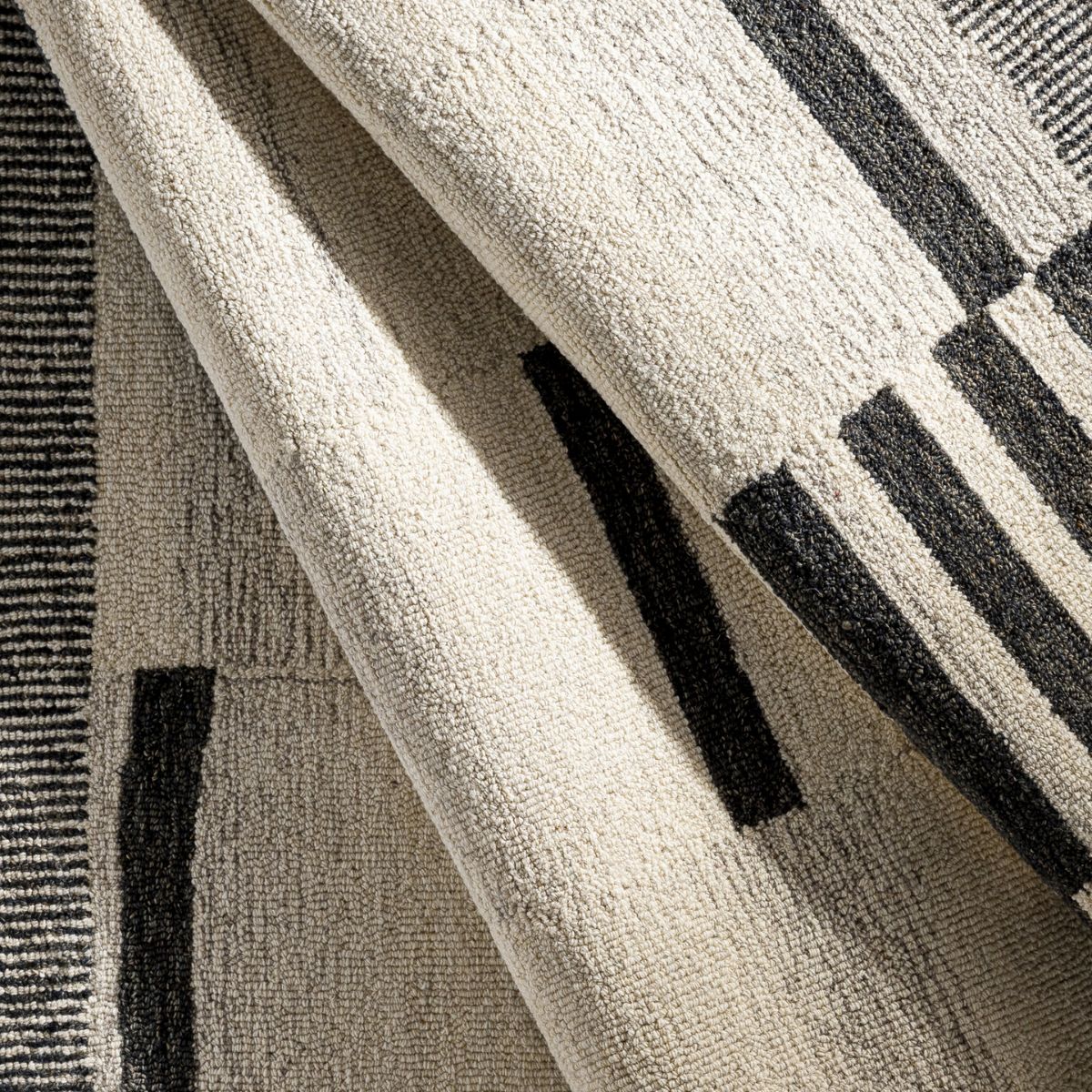 Surya Livabliss Granada Global Hand Tufted Rug