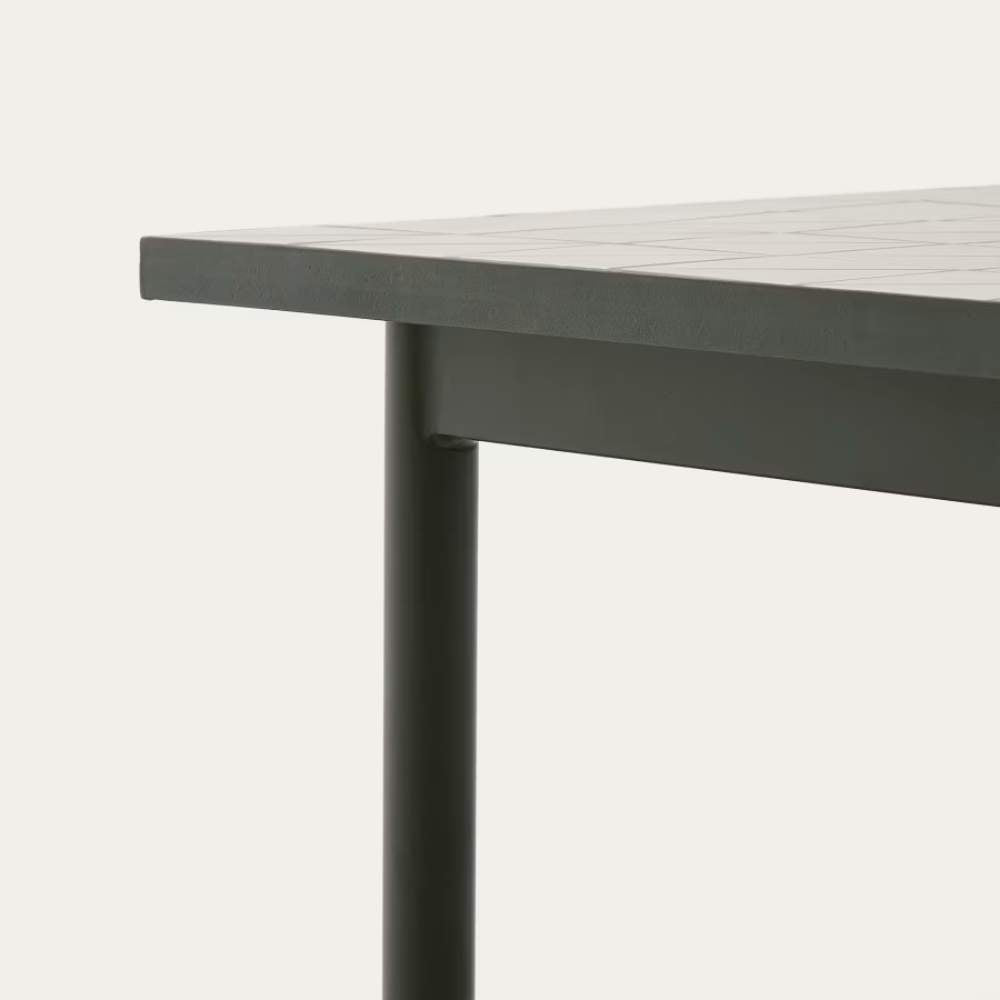 Kave Home Maurina Outdoor Table – Green Galvanized Steel with Ecru Tiles, 223 x 101 cm