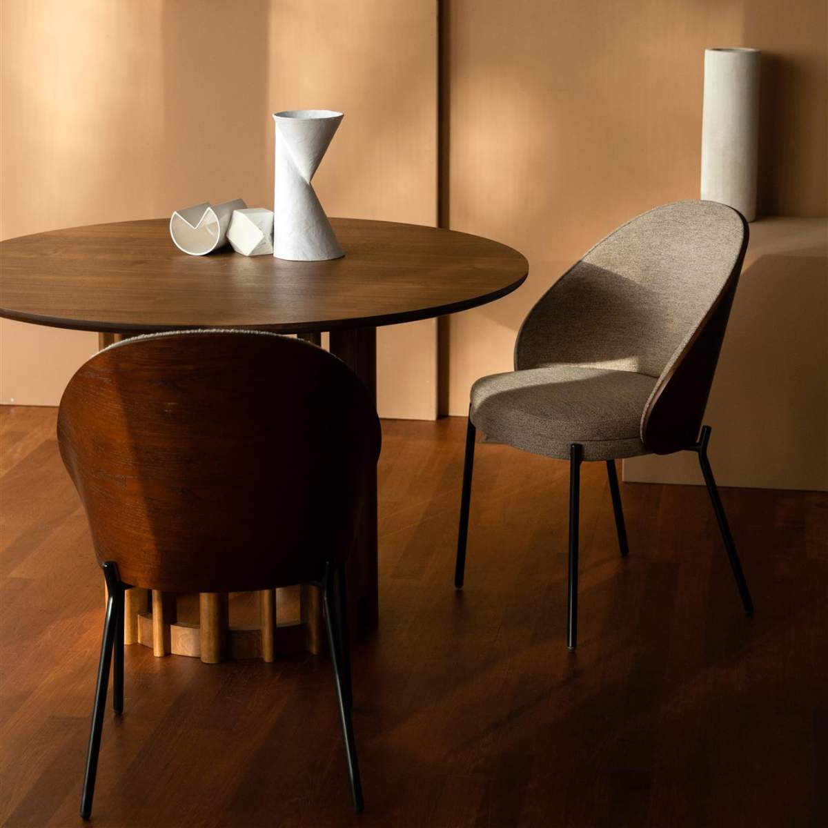 Dutch Bone Table Barlet