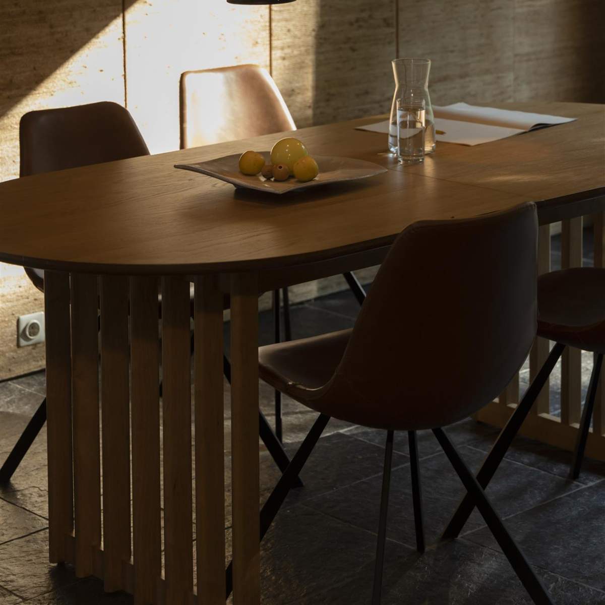 Dutch Bone Table Barlet