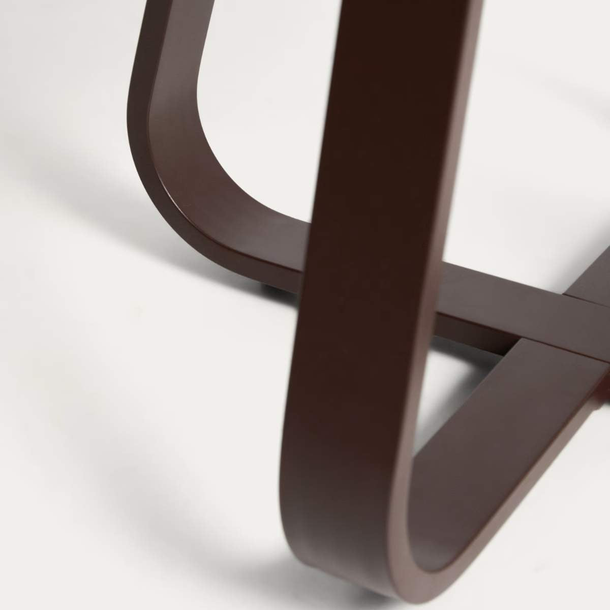 Kave Home Tamaris ecru aluminium outdoor side table Ø48cm