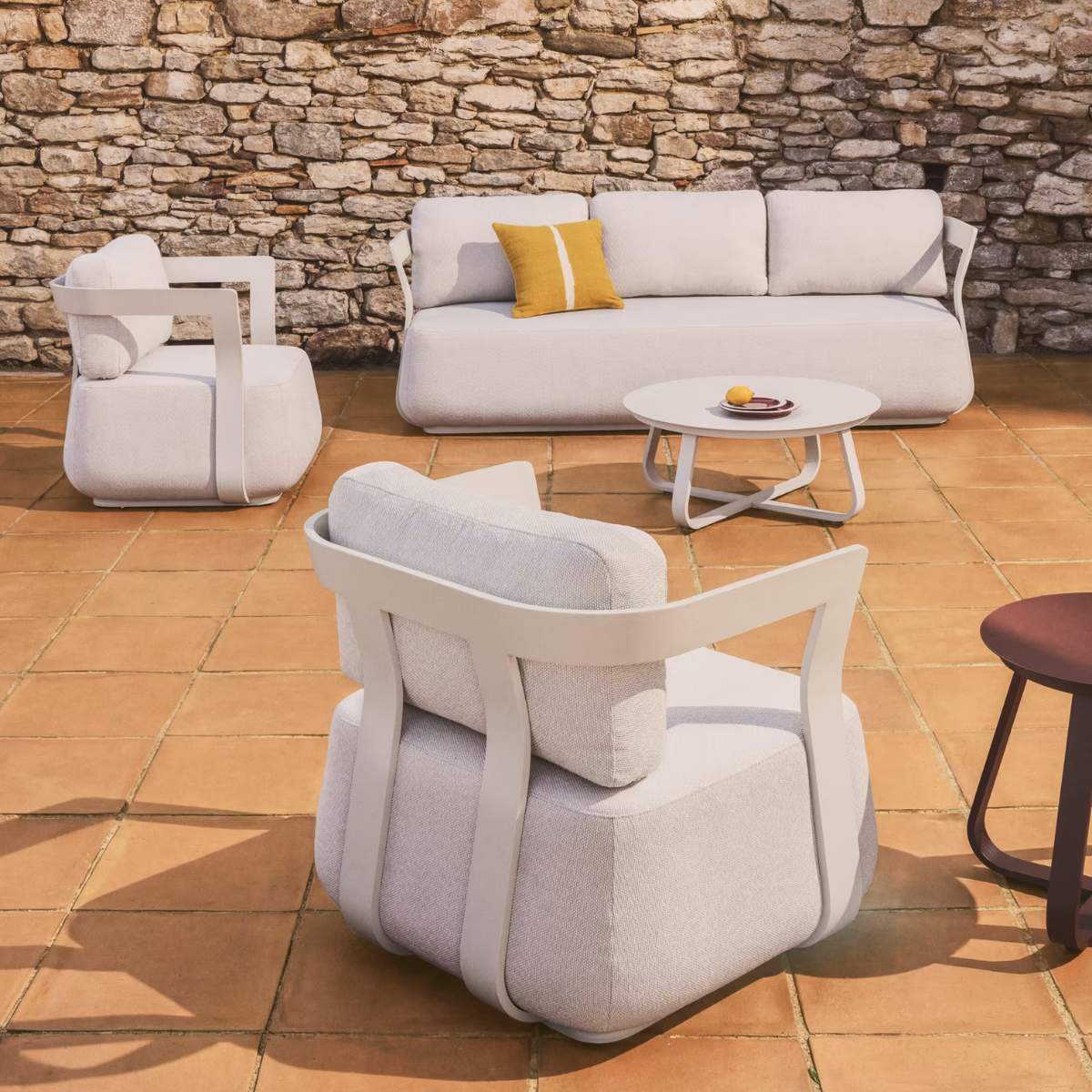 Kave Home Tamaris ecru aluminium outdoor coffee table Ø80cm