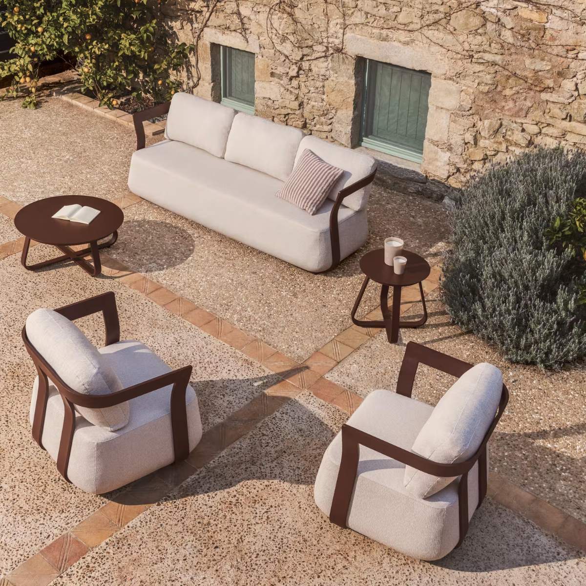 Kave Home Tamaris ecru aluminium outdoor side table Ø48cm