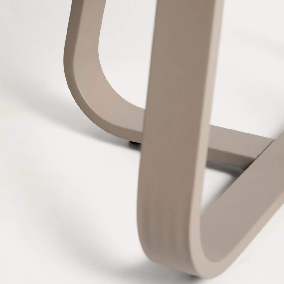 Kave Home Tamaris ecru aluminium outdoor side table Ø48cm