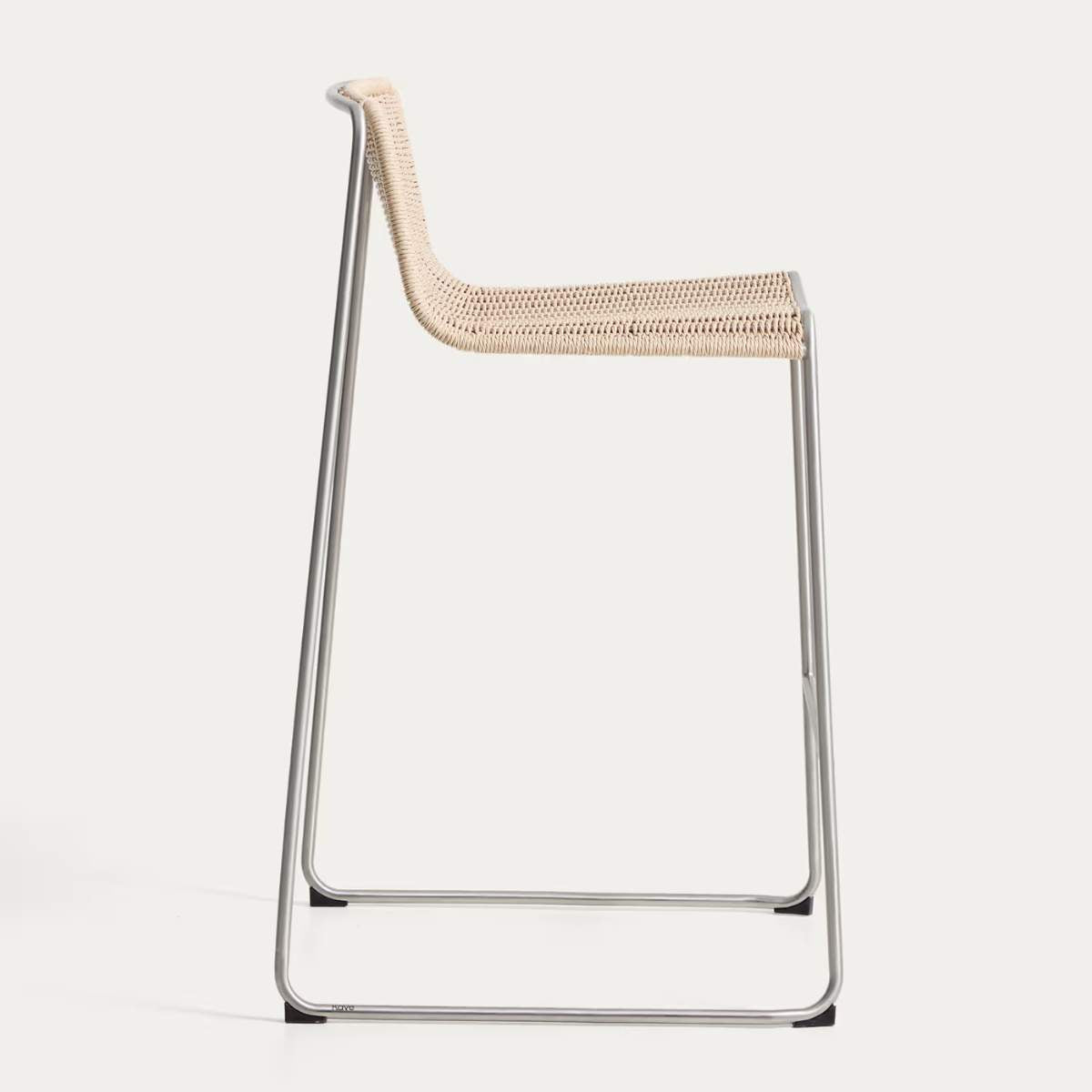 Kave Home Tavari stackable stool in beige synthetic rope cord and AISI 304 stainless steel with brushed finish 75 cm