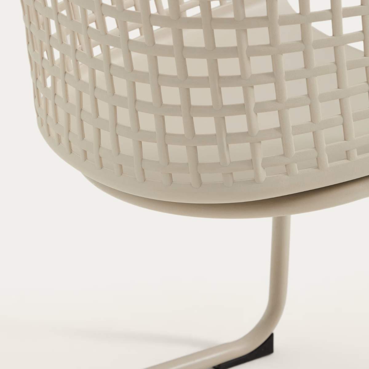 Kave Home Tenaro green plastic outdoor chair with steel structure