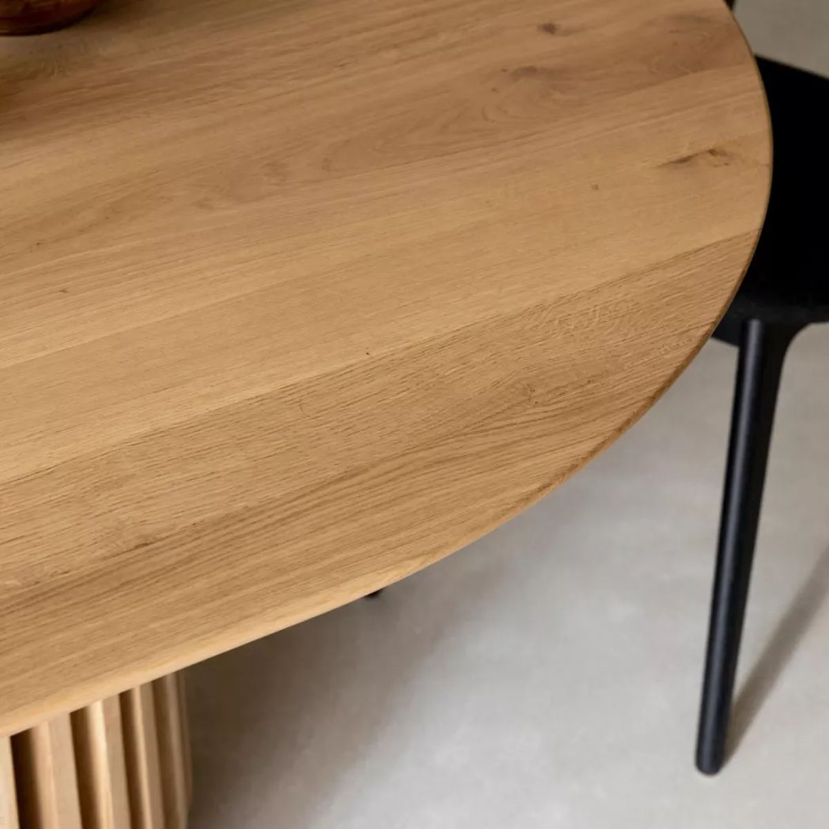 Vincent Shepherd The Maru Oval Dining Table
