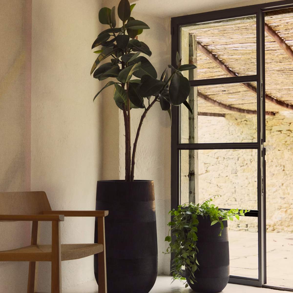 Kave Home Tival beige cement-effect planter Ø 45 cm / Ø 32 cm