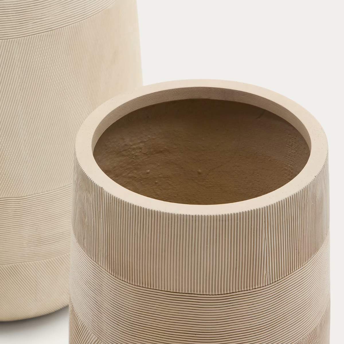Kave Home Tival beige cement-effect planter Ø 45 cm / Ø 32 cm