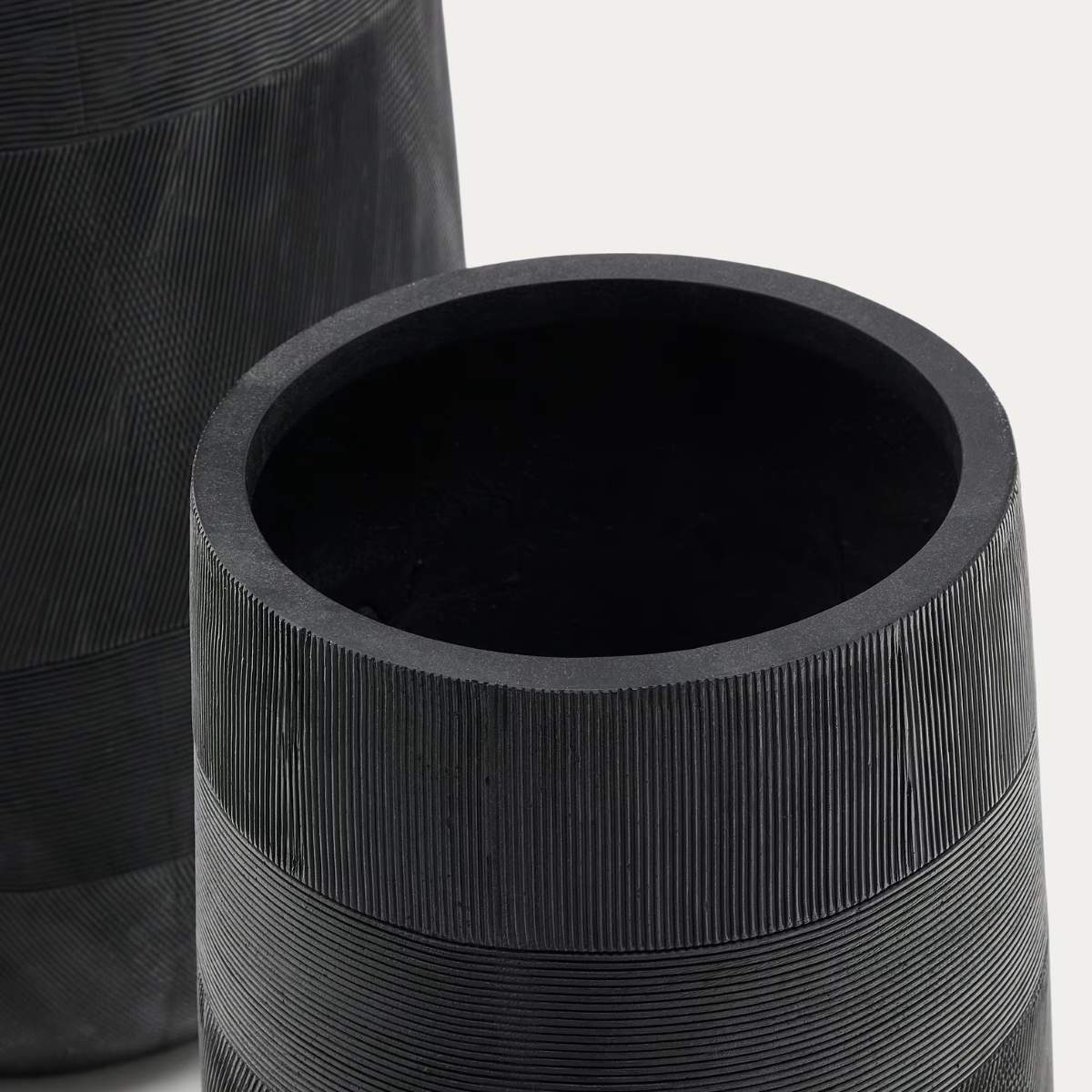 Kave Home Tival beige cement-effect planter Ø 45 cm / Ø 32 cm