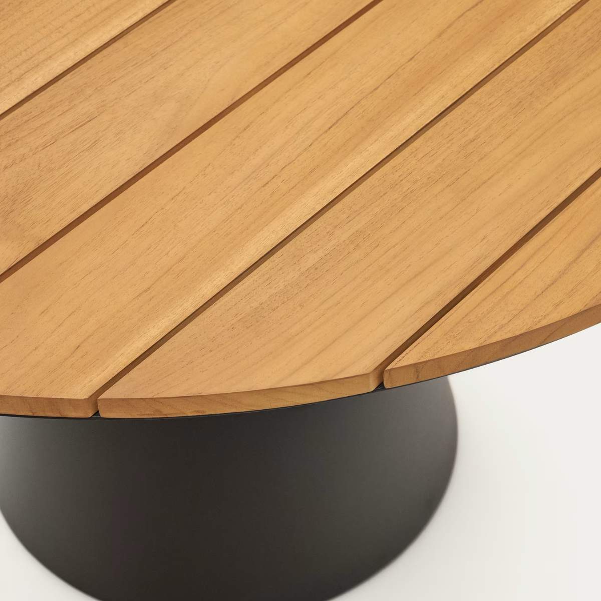 Kave Home Tudons round outdoor table in aluminium in a grey and teak finish, Ø120 cm FSC 100%