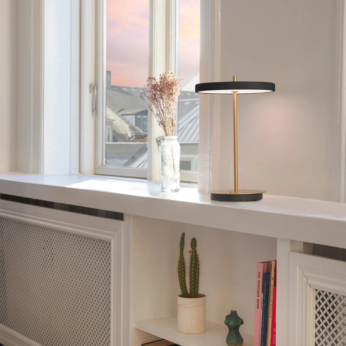 Umage Asteria Move Portable Table Lamp In Black lifestyle 4