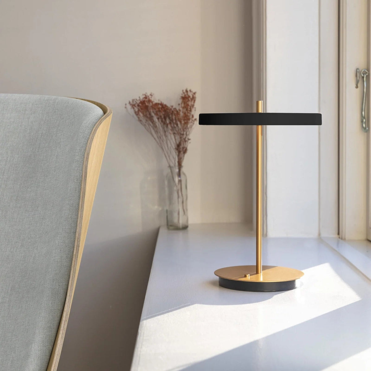Umage Asteria Move Portable Table Lamp In Black lifestyle 7