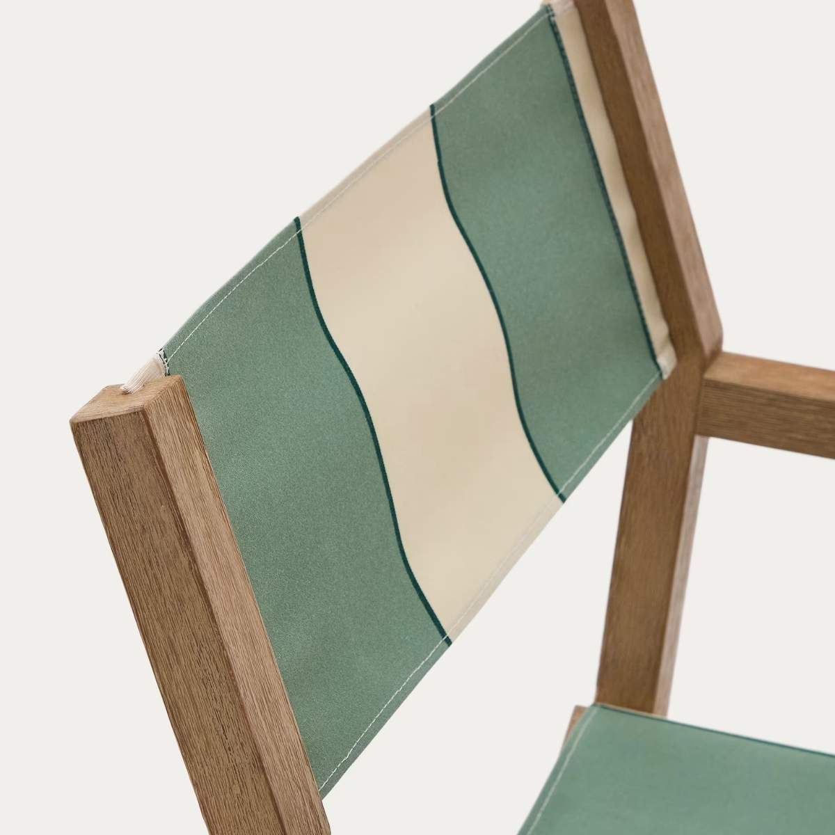 Kave Home Vilara blue and beige striped outdoor folding chair made of FSC 100% solid acacia wood