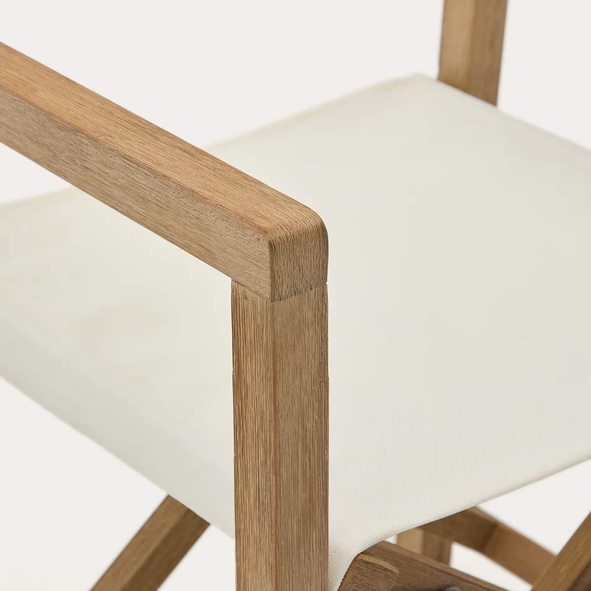 Kave Home Vilara blue and beige striped outdoor folding chair made of FSC 100% solid acacia wood