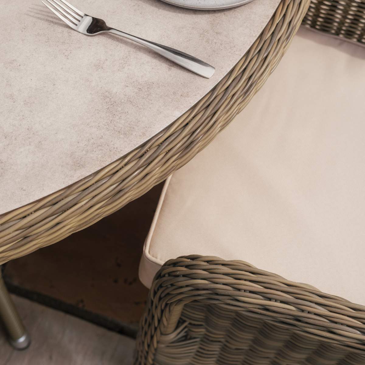 Maze Winchester 6 Seat Oval Dining Set