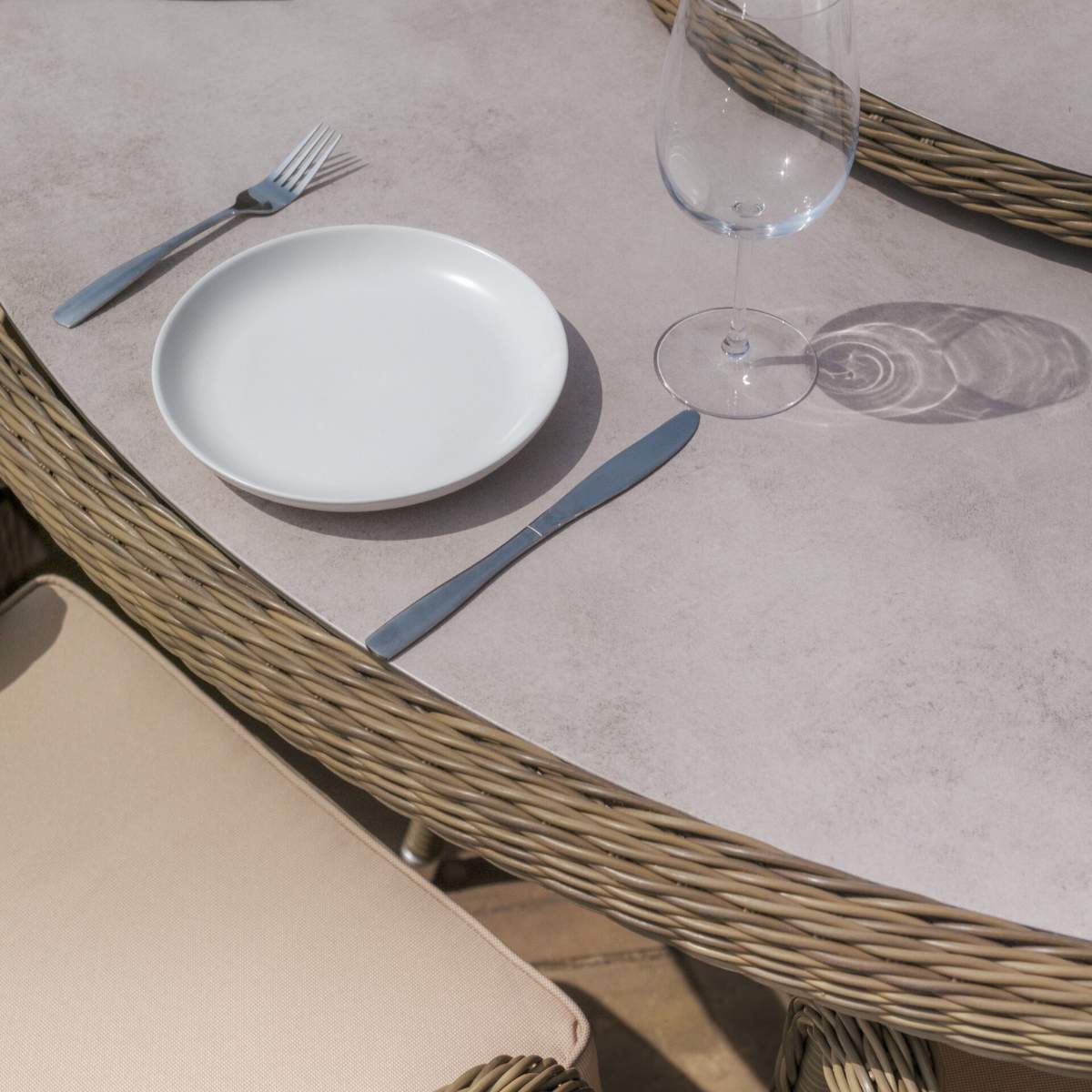 Maze Winchester 8 Seat Round Dining Set