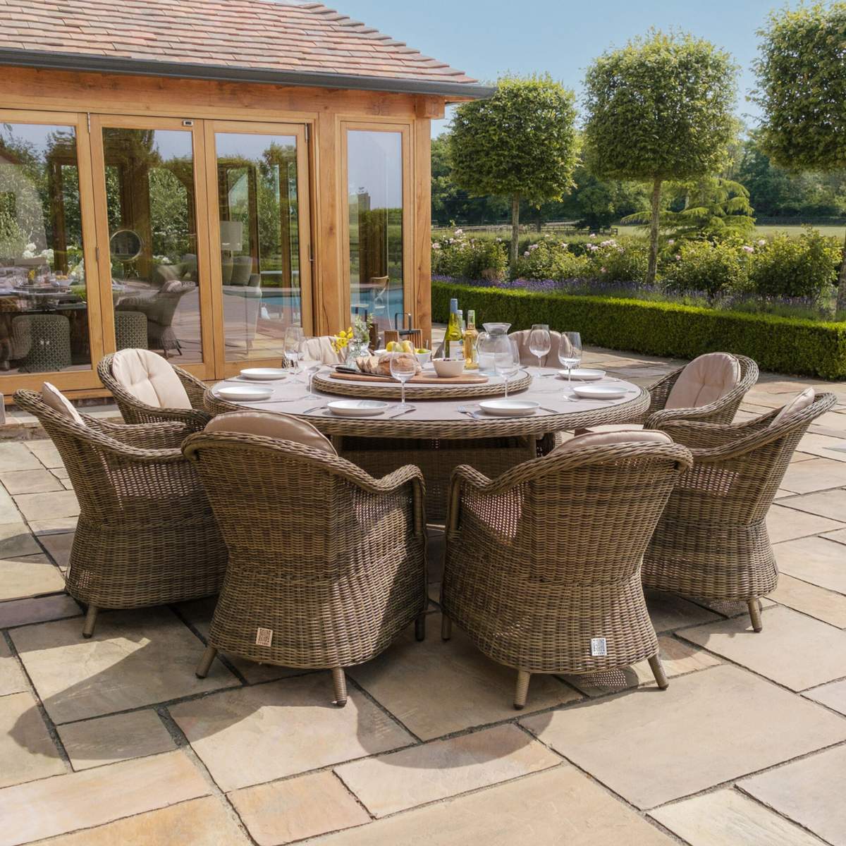 Maze Winchester 8 Seat Round Dining Set