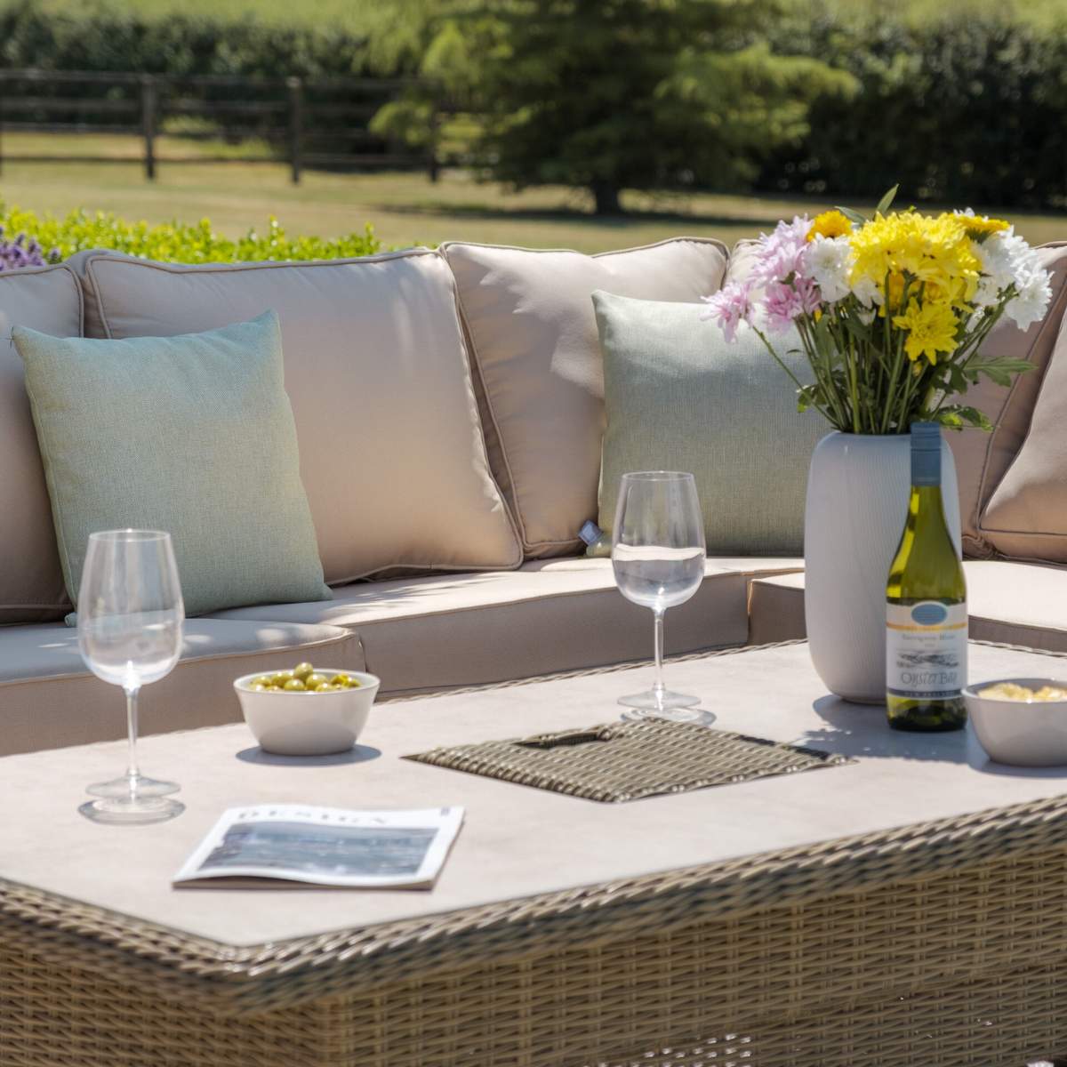Maze Winchester Deluxe Large Rattan Corner Dining Set