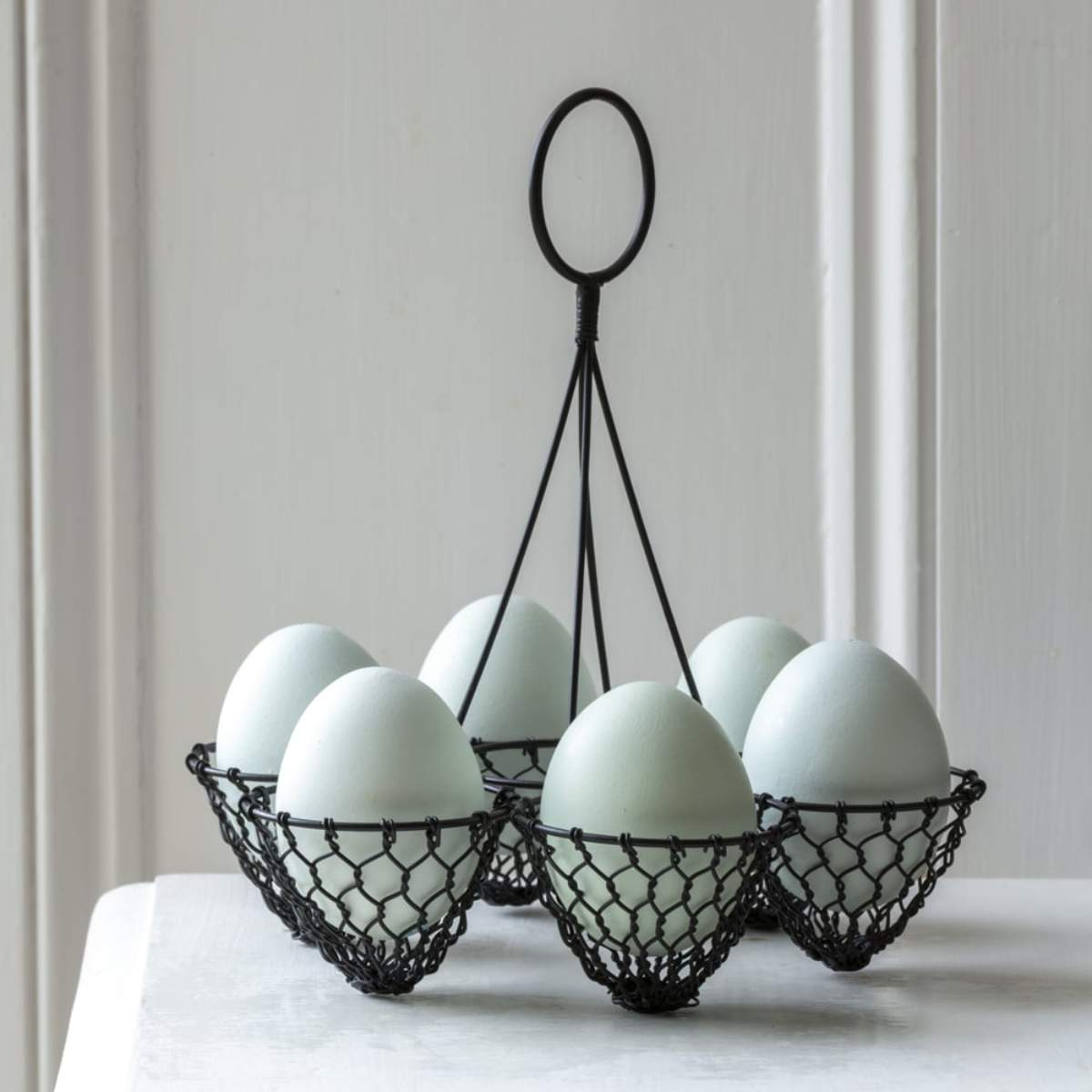 Grand Illusions Wire Egg Holder