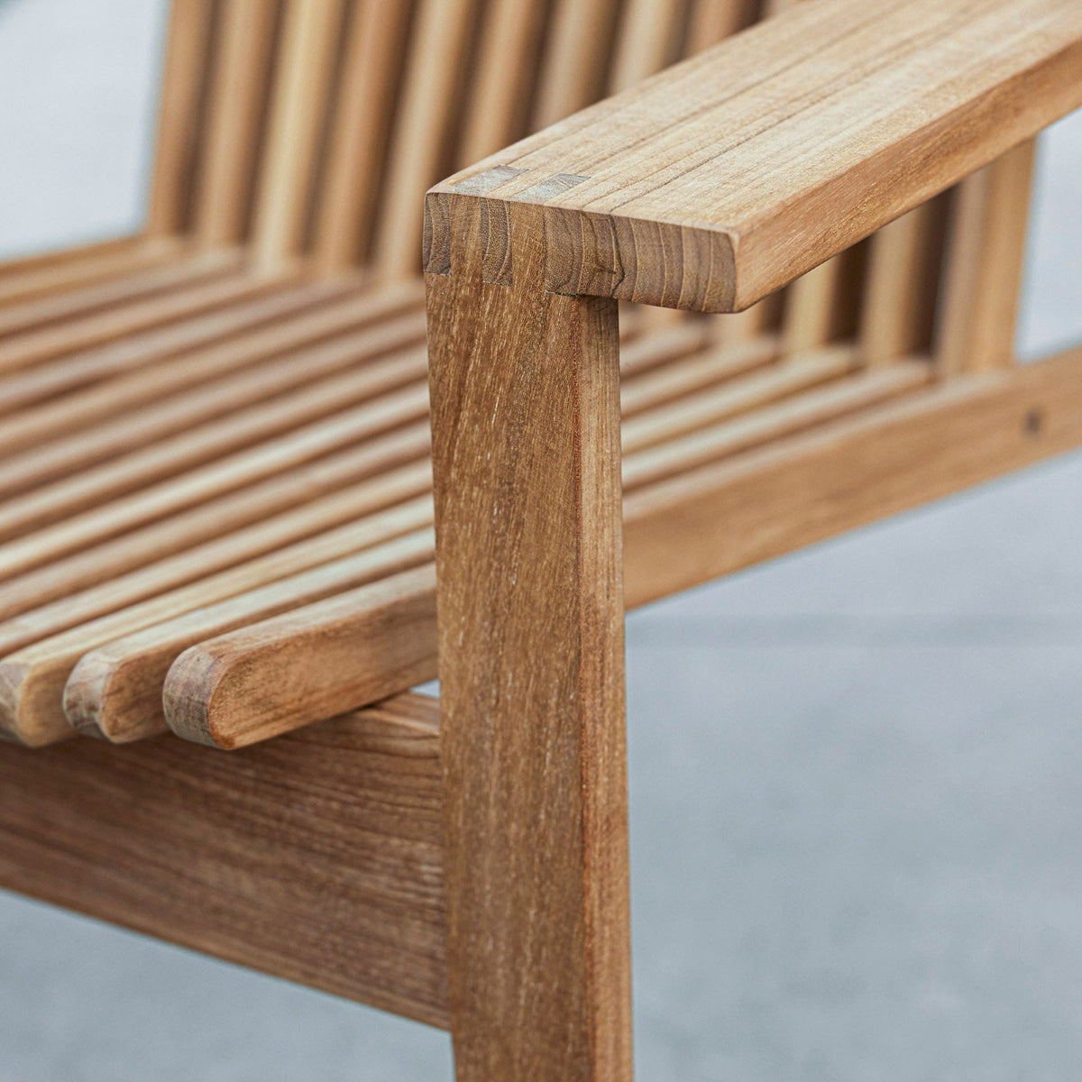 Cane-line Amaze Lounge Chair Stackable-Beaumonde