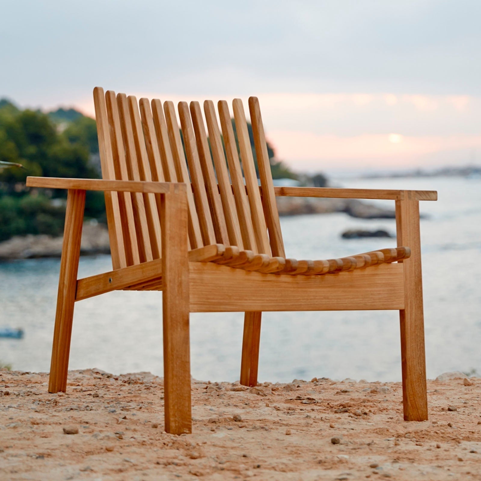 Cane-line Amaze Lounge Chair Stackable-Beaumonde