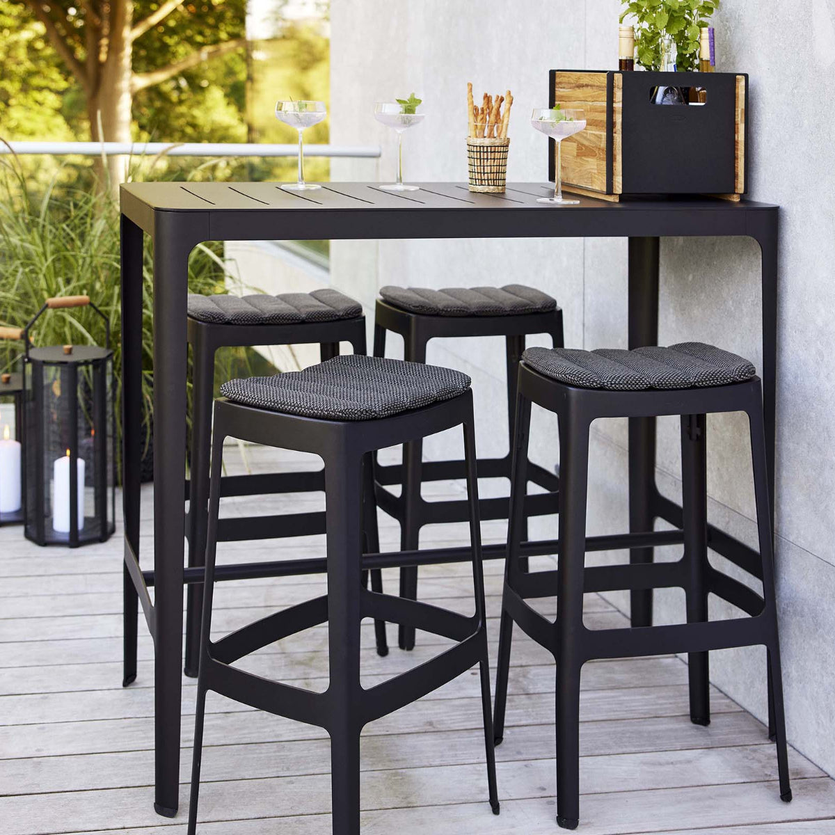 Cane-line Cut Bar Table-Beaumonde
