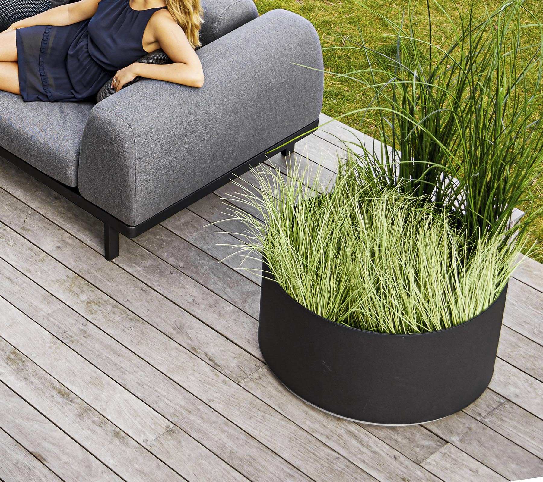 Cane-line Grow Planter Large-Beaumonde