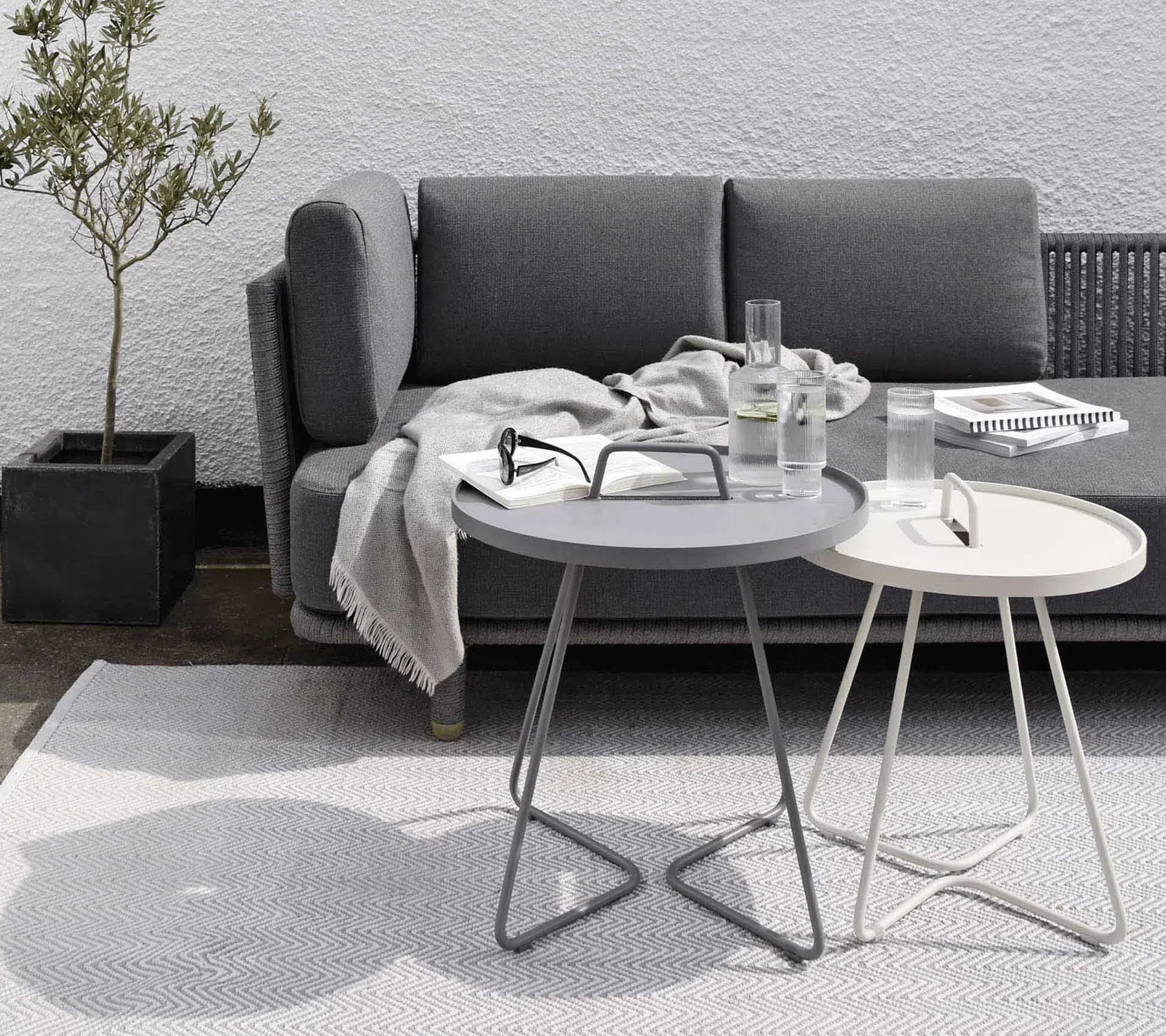 Cane-line On-The-Move Side Table Large-Beaumonde