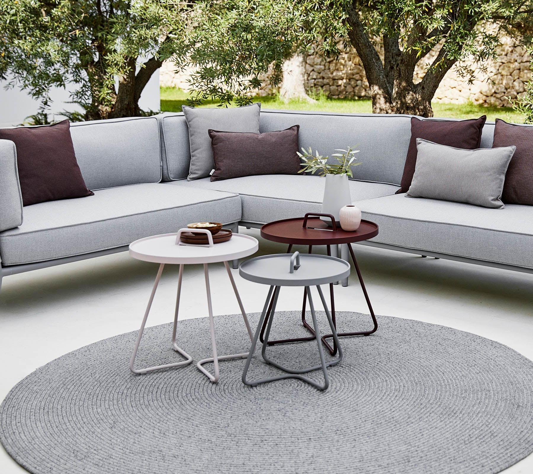 Cane-line On-The-Move Side Table Small-Beaumonde