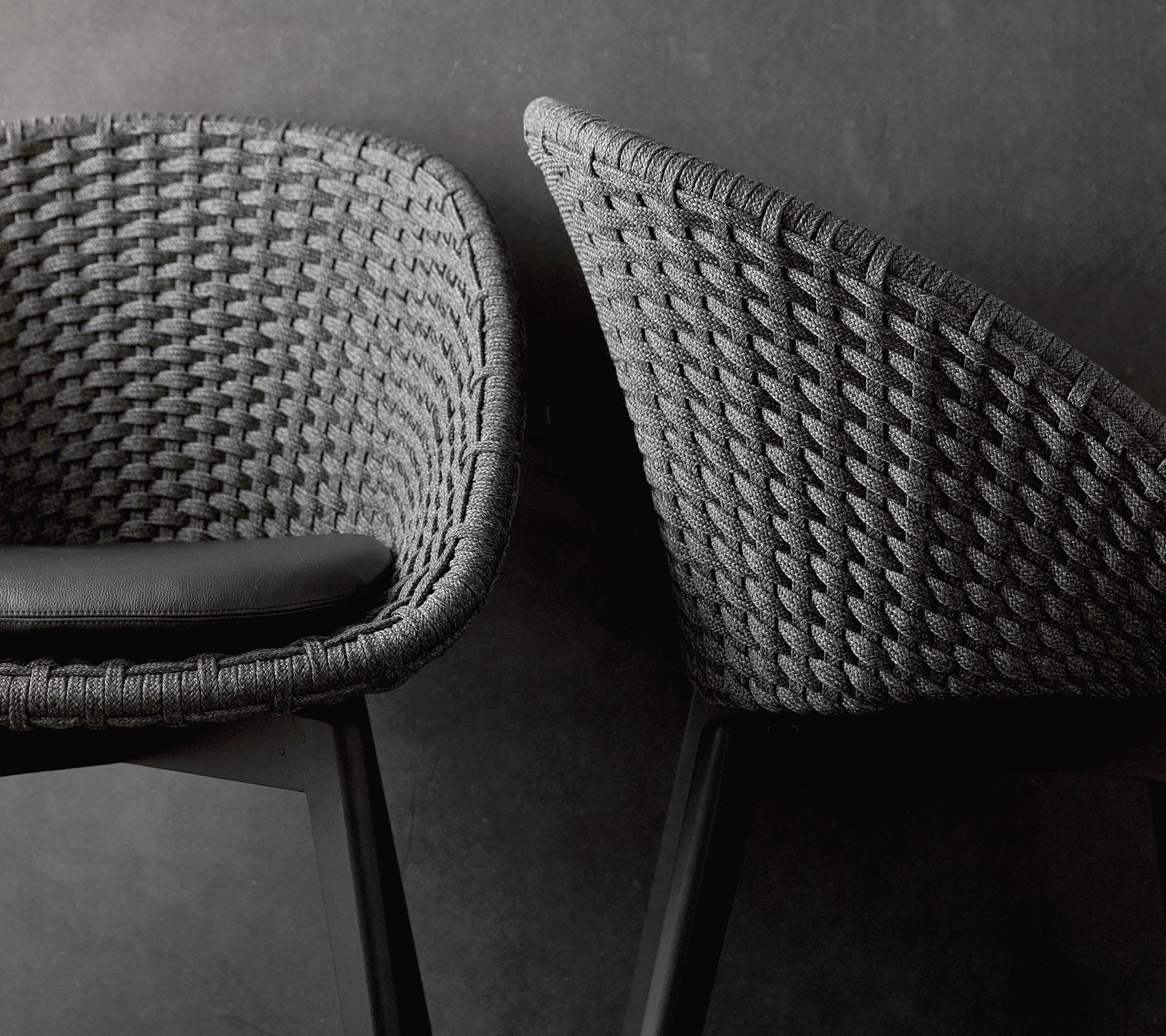 Cane-line Peacock Chair with Black Teak Legs Indoor-Beaumonde