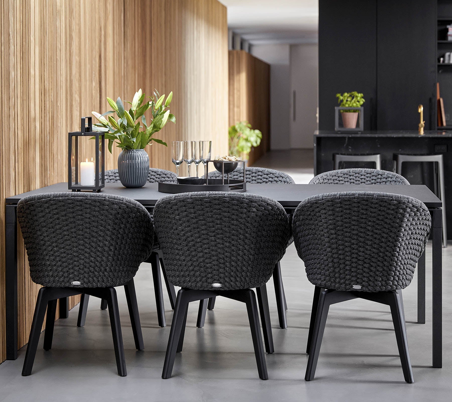 Cane-line Peacock Chair with Black Teak Legs Indoor-Beaumonde