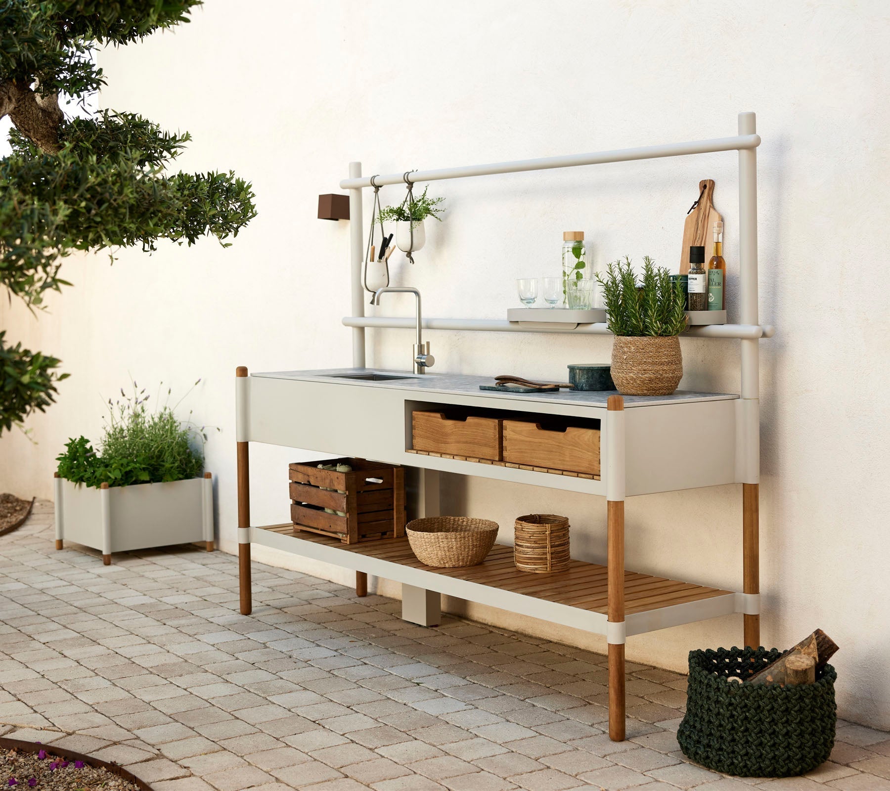Cane-line Sticks Kitchen Module with Teak Shelf-Beaumonde