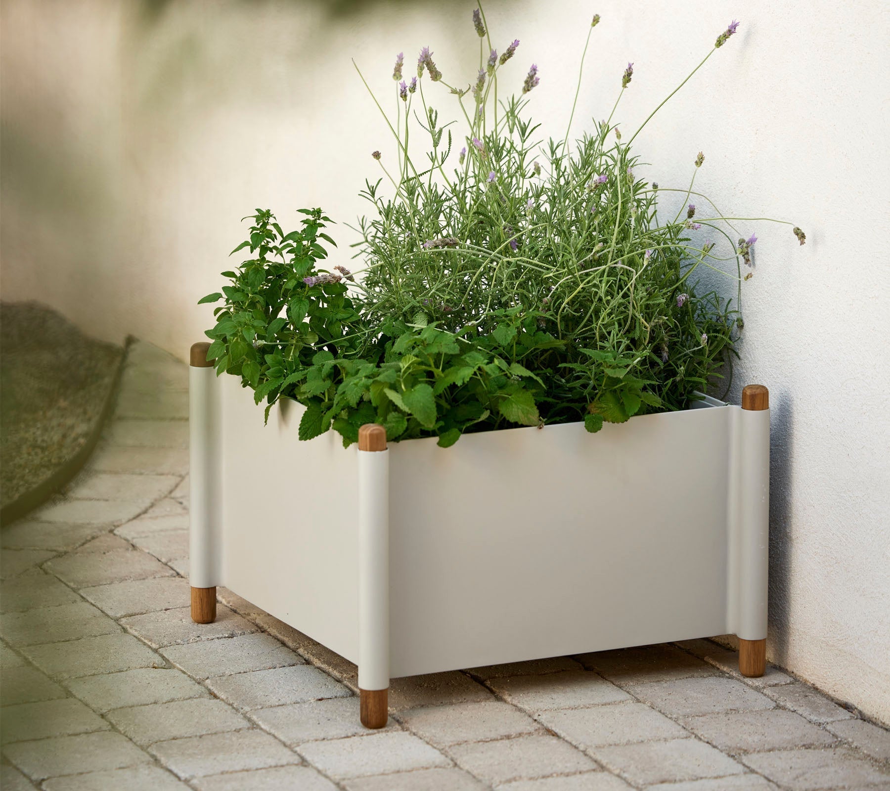 Cane-line Sticks Planter-Beaumonde