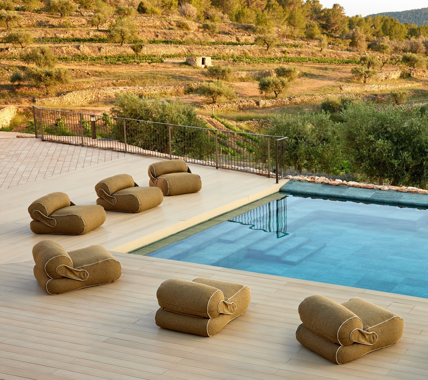 Cane-line Unite Lounge Chair-Beaumonde